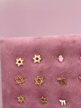 Load image into Gallery viewer, Studs earrings Star of David cz