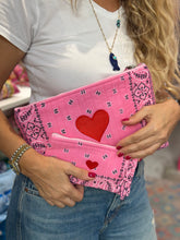 Load image into Gallery viewer, Bandana clutch pink 🧿