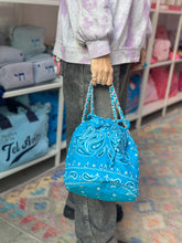 Load image into Gallery viewer, Bandana bucket bag turquoise blue