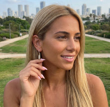 Load image into Gallery viewer, Dainty long earrings