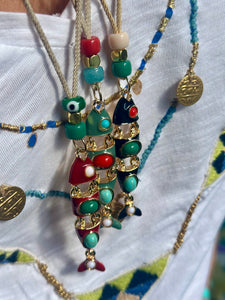 Lucky cabochon fish necklace black