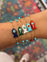 Load image into Gallery viewer, Capri fish chain bracelet
