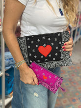 Load image into Gallery viewer, Bandana clutch black 🧿