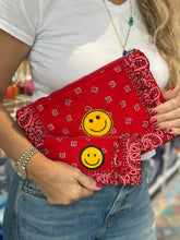 Load image into Gallery viewer, Bandana clutch red 🙂