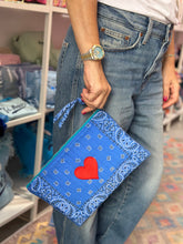Load image into Gallery viewer, Bandana clutch midi blue 🙂