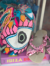 Load image into Gallery viewer, Havaianas silk 37-38