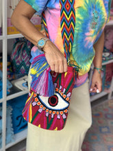 Load image into Gallery viewer, Mochilla large eye bag fuxia