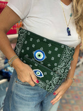 Load image into Gallery viewer, Bandana clutch green 🧿