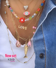 Load image into Gallery viewer, LOVE star necklace