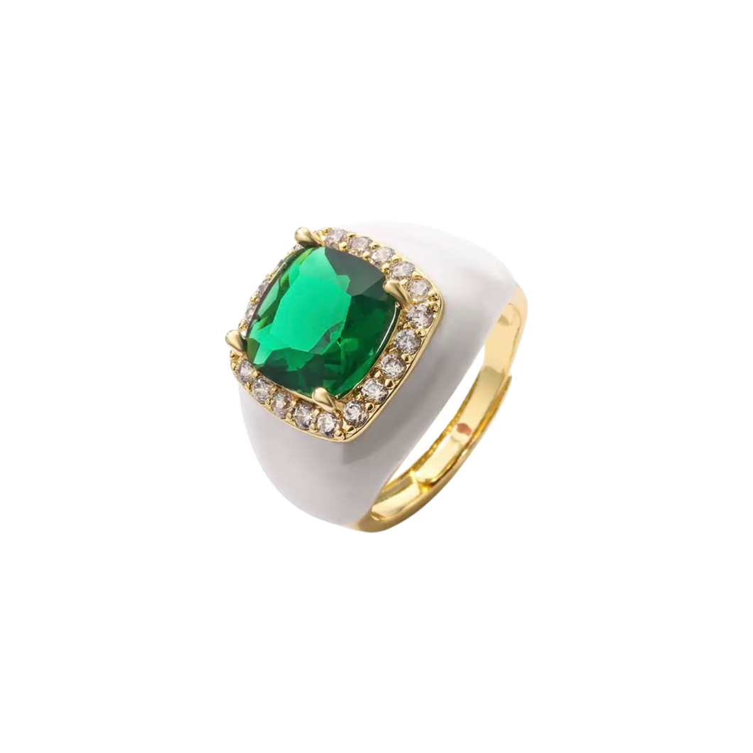 Ring color stone green