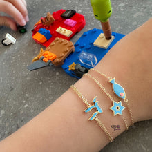 Load image into Gallery viewer, Kids lucky Maghen David bracelet blue