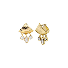 Load image into Gallery viewer, Earrings studs triangles